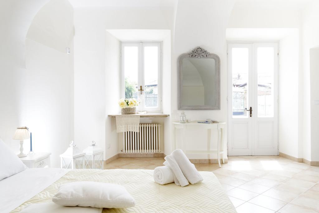 Roppolo Rose Suite Apartments מראה חיצוני תמונה